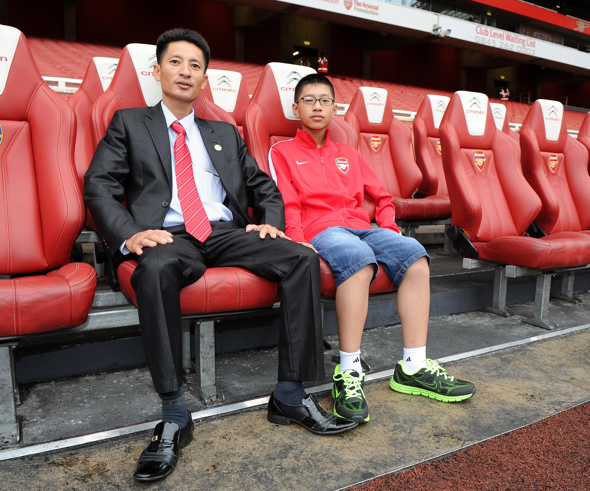 Vietnamese father and son visit Emirates Arsenal stadium